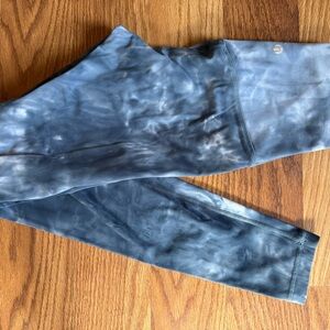 Stylish Blue Tie-Dye Leggings